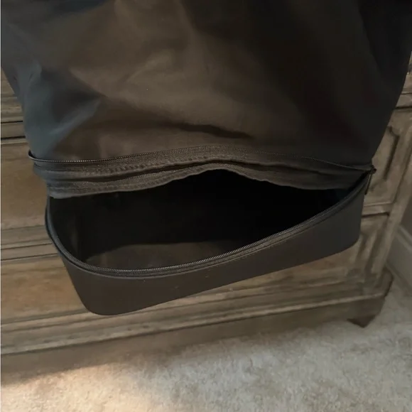 BEIS Sleek Black Cressent Crossbody Weekend Bag - Picture 7 of 13